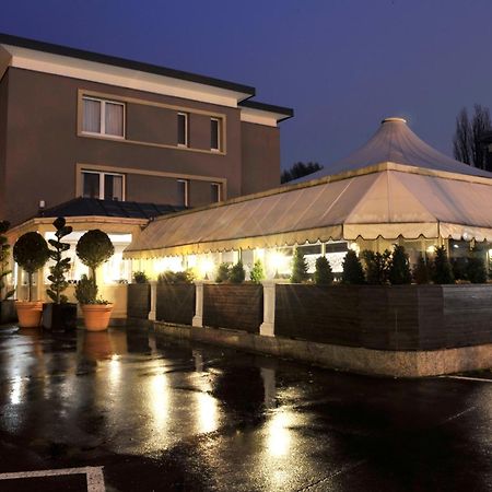 Bivius Hotel Restaurant Luxembourg Strassen Exterior foto