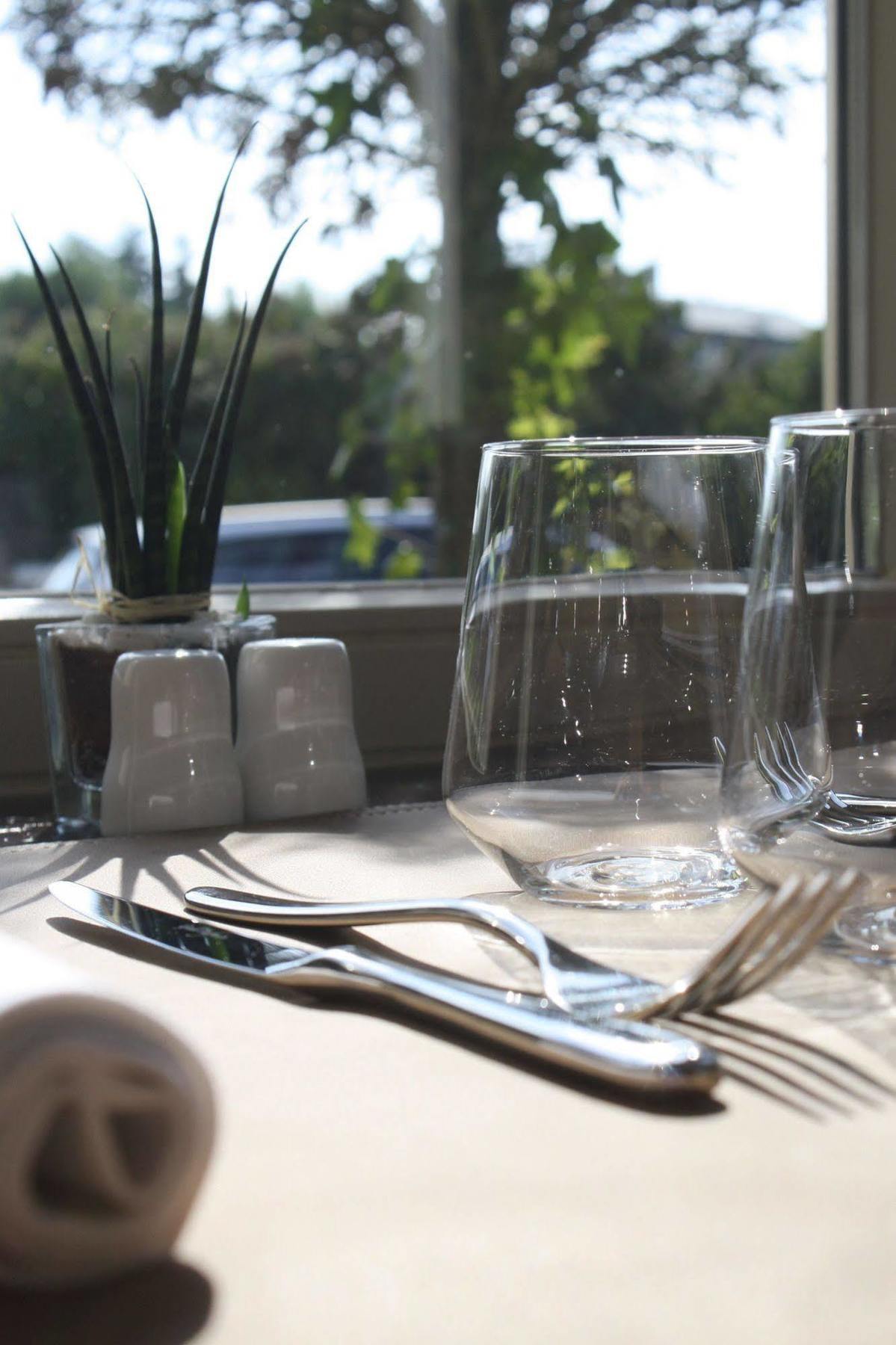 Bivius Hotel Restaurant Luxembourg Strassen Exterior foto